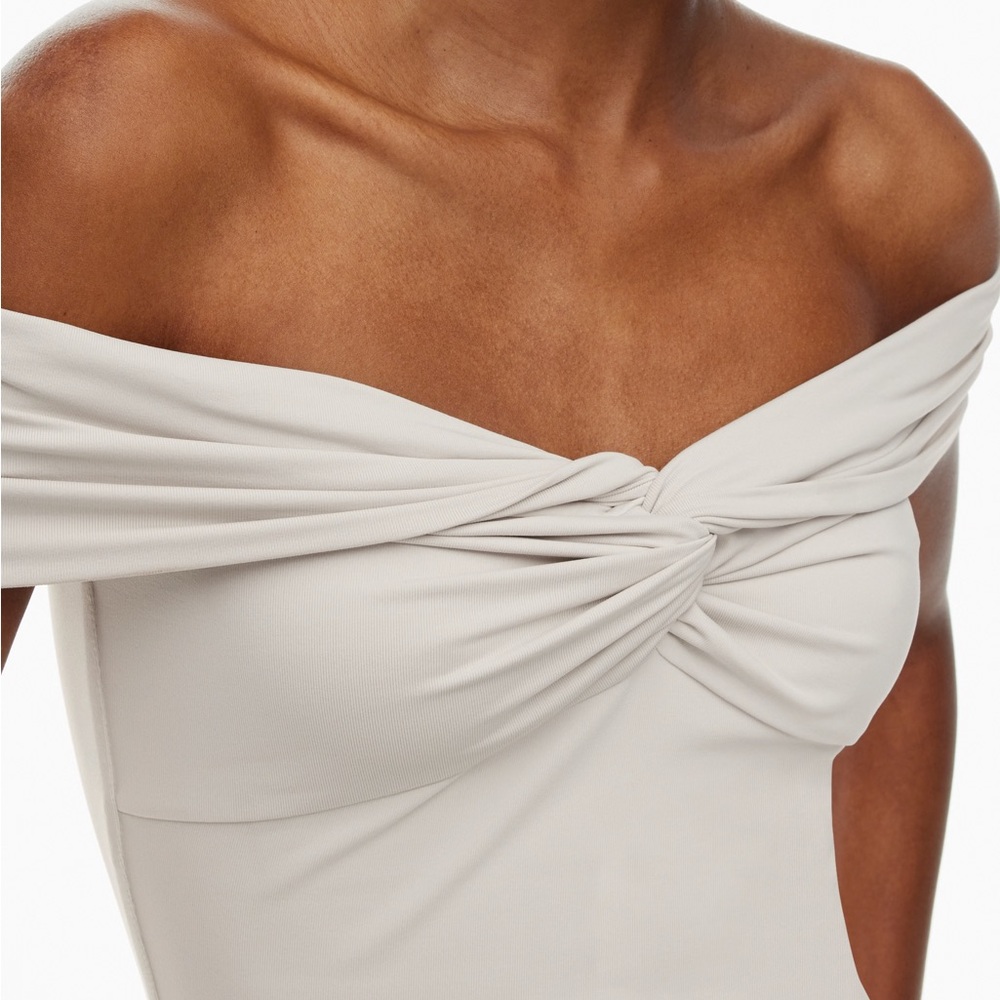 Contour Twist Top